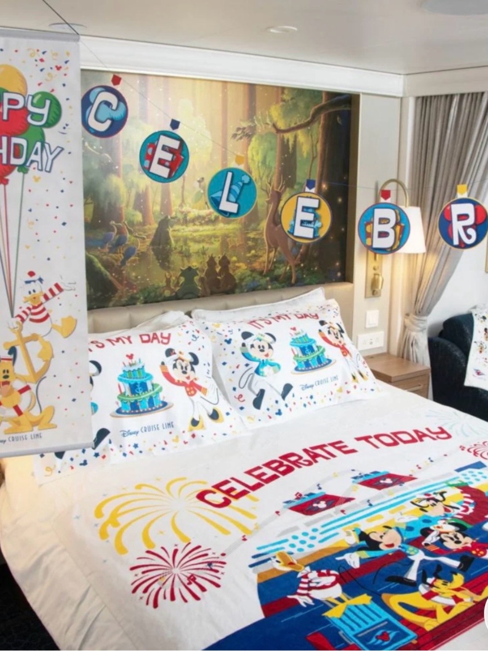 Disney Mickey & Friends 'Celebrate Today' Bright Multicolor Bedding - Picture 8 of 10